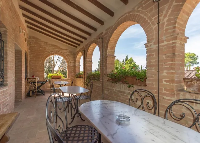 Il Canto Del Sole ベッド・アンド・ブレックファスト モンテローニ・ダルビア