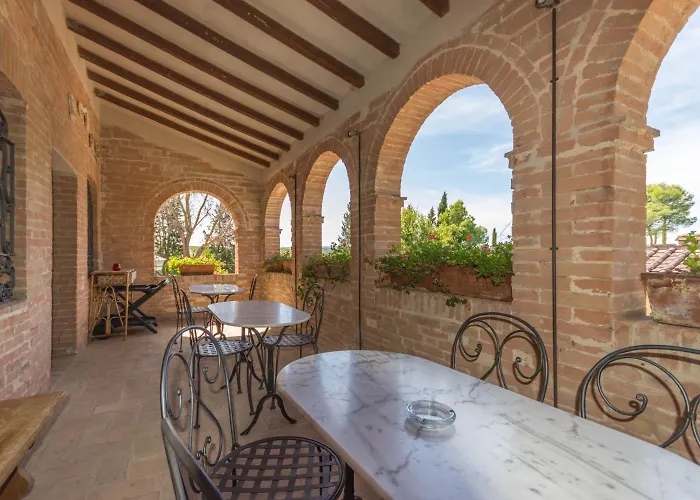 Il Canto Del Sole ベッド・アンド・ブレックファスト モンテローニ・ダルビア